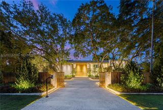 6701 SW 101 St, Pinecrest, FL 33156