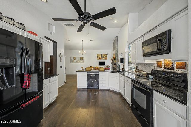 3870 W ALAMEDA Road, Glendale, AZ 85310