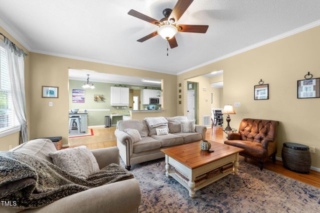 2424 Deermist Way, Fuquay Varina, NC 27526