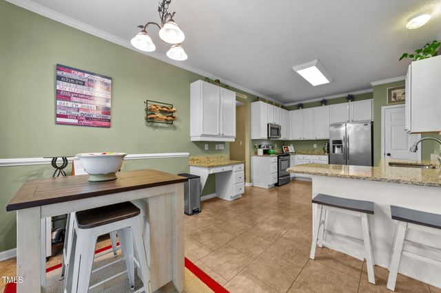 2424 Deermist Way, Fuquay Varina, NC 27526