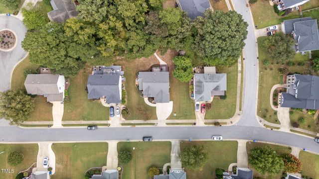 2424 Deermist Way, Fuquay Varina, NC 27526
