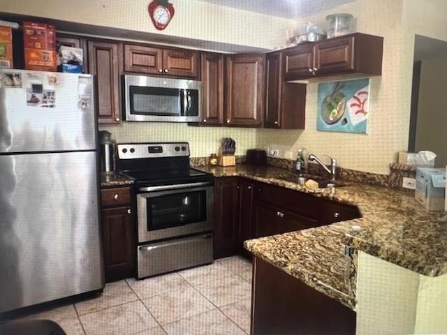 201 Villa Cir 201, Boynton Beach, FL 33435