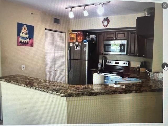 201 Villa Cir 201, Boynton Beach, FL 33435