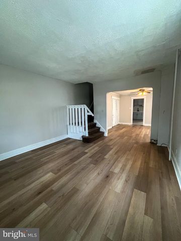 221 WOODLAWN AVE, Trenton, NJ 08609