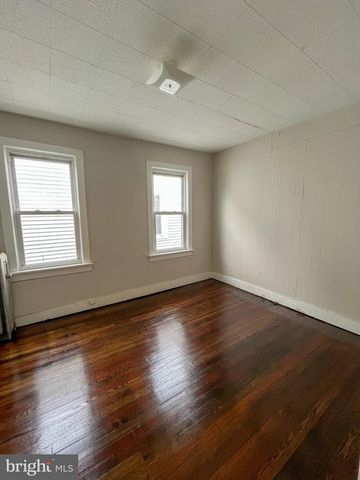 221 WOODLAWN AVE, Trenton, NJ 08609