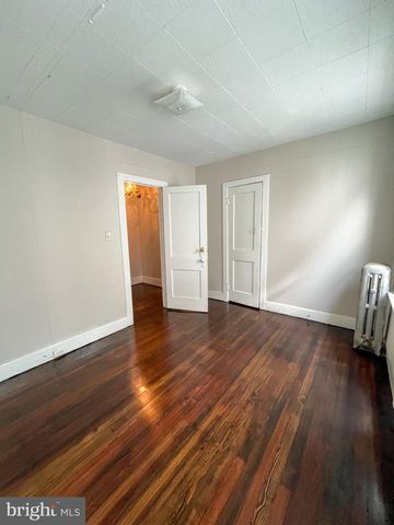 221 WOODLAWN AVE, Trenton, NJ 08609