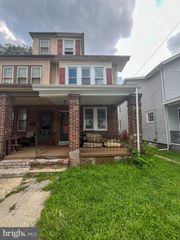 221 WOODLAWN AVE, Trenton, NJ 08609