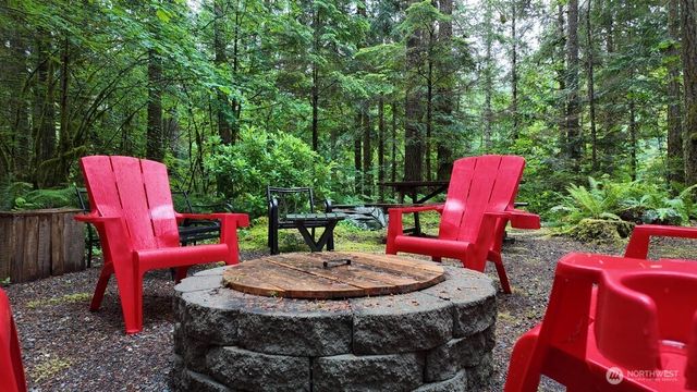 180 Big River Boulevard E, Deming, WA 98244