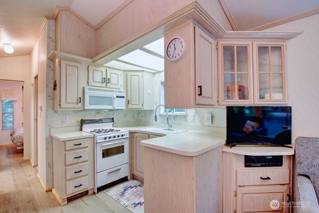 180 Big River Boulevard E, Deming, WA 98244