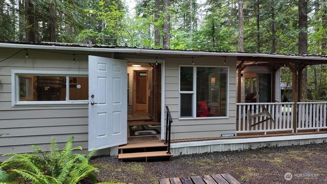 180 Big River Boulevard E, Deming, WA 98244