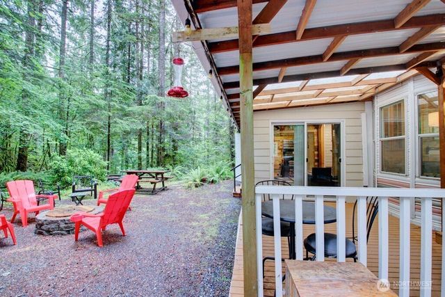 180 Big River Boulevard E, Deming, WA 98244