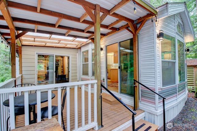 180 Big River Boulevard E, Deming, WA 98244