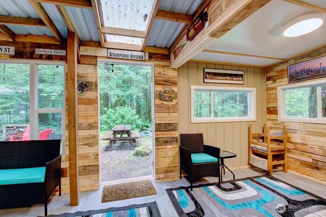 180 Big River Boulevard E, Deming, WA 98244