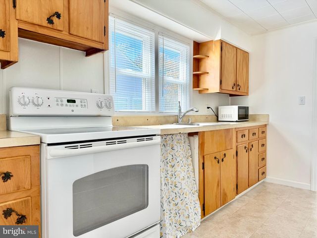 557 COMPASS ROAD, Middle River, MD 21220