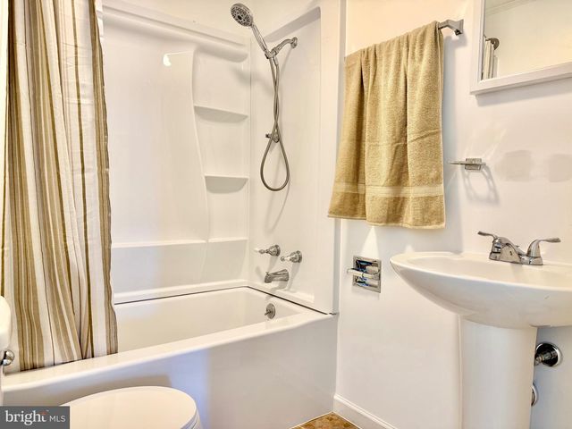 557 COMPASS ROAD, Middle River, MD 21220