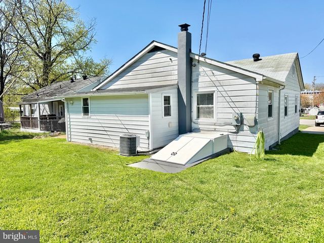 557 COMPASS ROAD, Middle River, MD 21220