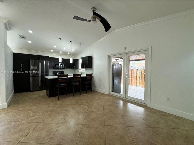 2875 W 72nd Ter, Hialeah, FL 33018