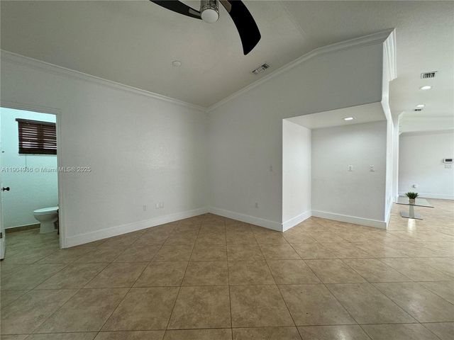 2875 W 72nd Ter, Hialeah, FL 33018