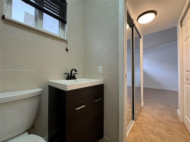 2875 W 72nd Ter, Hialeah, FL 33018