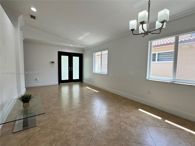 2875 W 72nd Ter, Hialeah, FL 33018