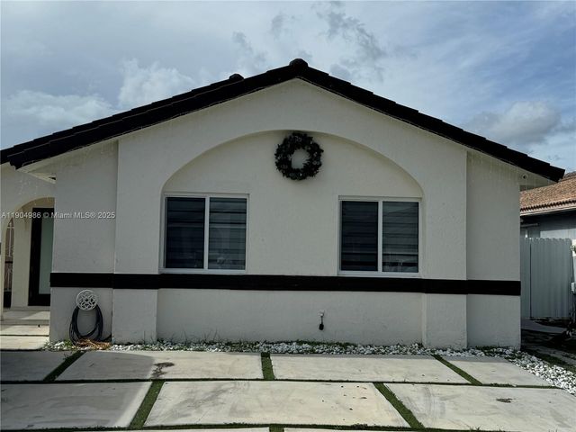 2875 W 72nd Ter, Hialeah, FL 33018