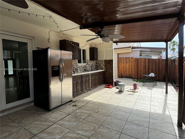 2875 W 72nd Ter, Hialeah, FL 33018