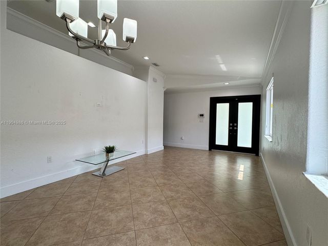 2875 W 72nd Ter, Hialeah, FL 33018