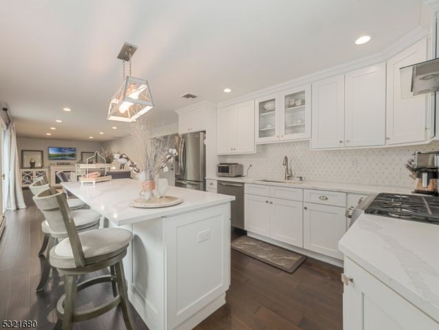 202 Andover Dr, Wayne Twp., NJ 07470