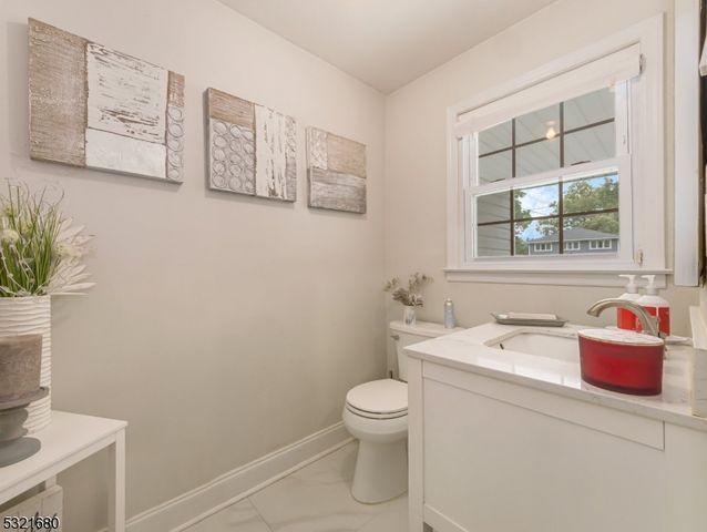 202 Andover Dr, Wayne Twp., NJ 07470