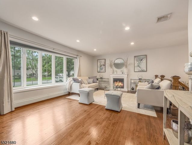 202 Andover Dr, Wayne Twp., NJ 07470