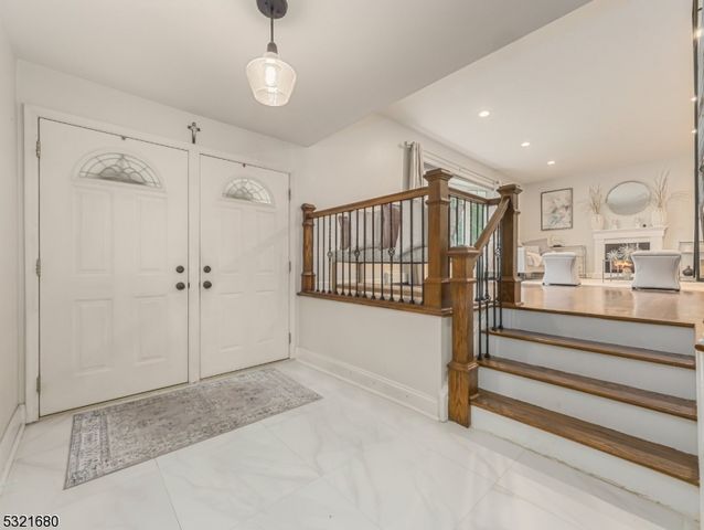 202 Andover Dr, Wayne Twp., NJ 07470