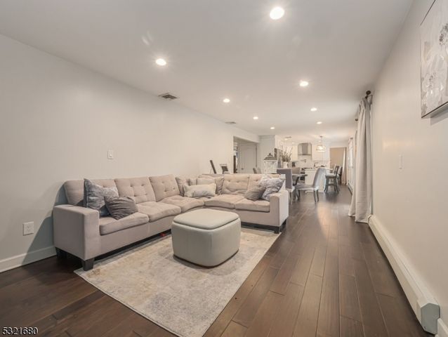 202 Andover Dr, Wayne Twp., NJ 07470