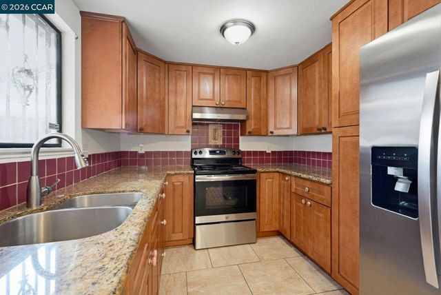 8314 New York Dr, Stockton, CA 95210