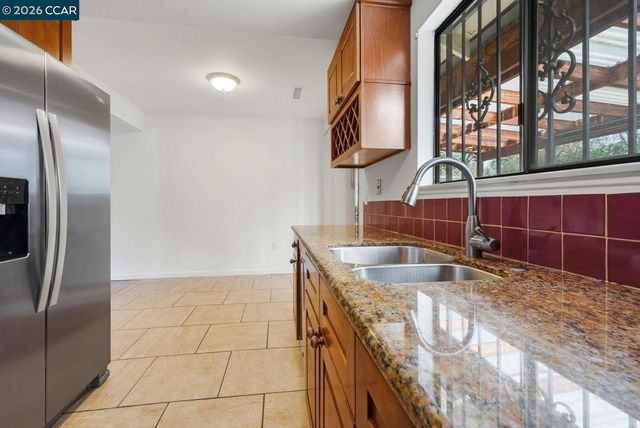 8314 New York Dr, Stockton, CA 95210