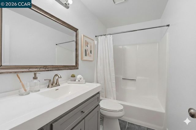 8314 New York Dr, Stockton, CA 95210