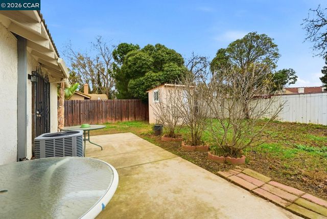 8314 New York Dr, Stockton, CA 95210