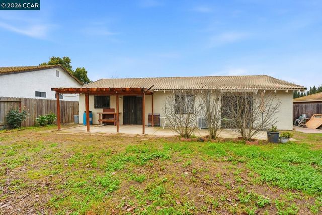 8314 New York Dr, Stockton, CA 95210