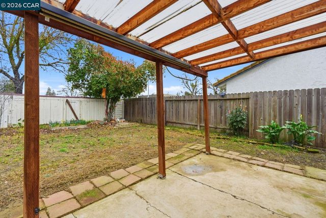 8314 New York Dr, Stockton, CA 95210