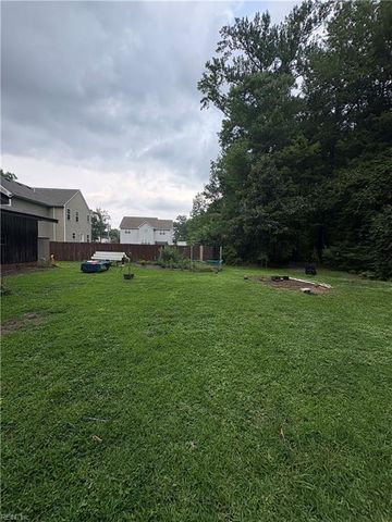 3609 Parr LN, Chesapeake, VA 23323