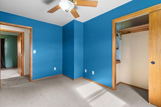 1709 LAKE BREEZE ROAD, Oshkosh, WI 54904