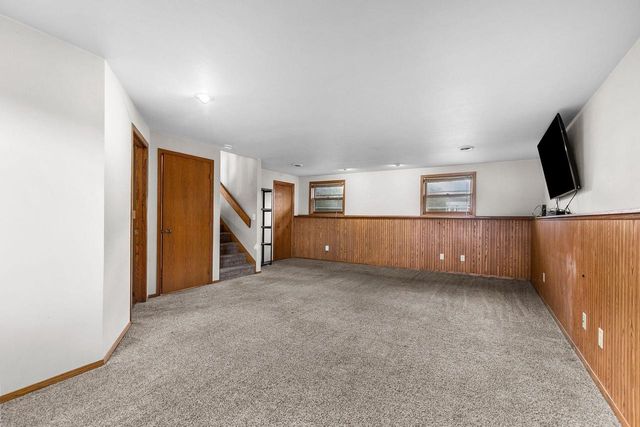 1709 LAKE BREEZE ROAD, Oshkosh, WI 54904