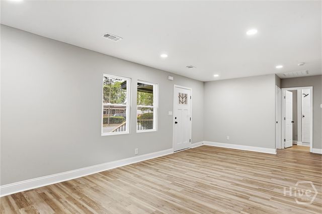 405 N Baldwin Cir, Savannah, GA 31405