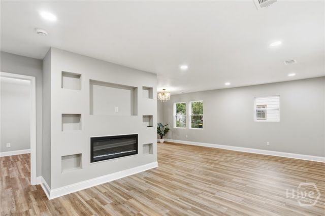405 N Baldwin Cir, Savannah, GA 31405