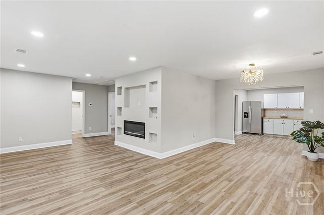 405 N Baldwin Cir, Savannah, GA 31405