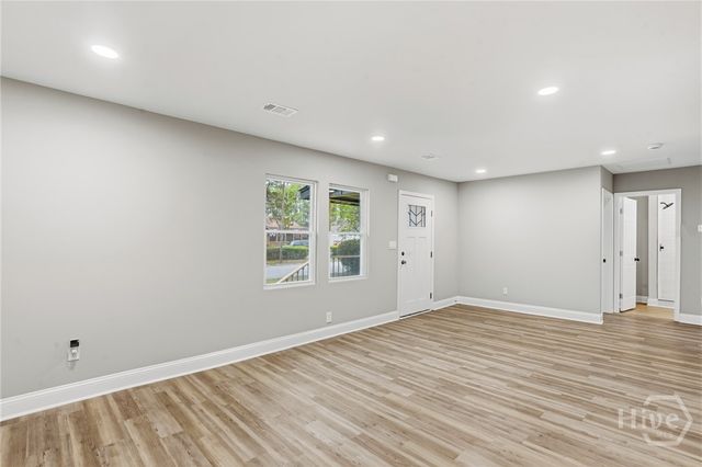 405 N Baldwin Cir, Savannah, GA 31405