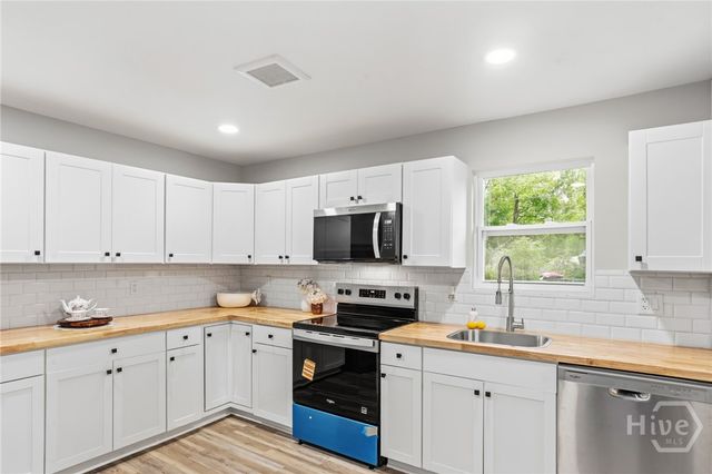405 N Baldwin Cir, Savannah, GA 31405