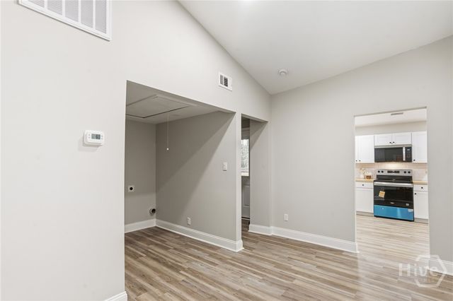 405 N Baldwin Cir, Savannah, GA 31405