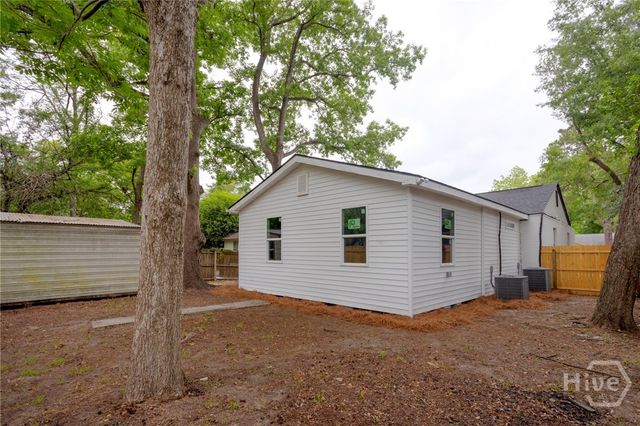 405 N Baldwin Cir, Savannah, GA 31405