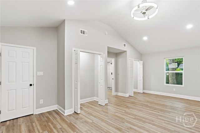405 N Baldwin Cir, Savannah, GA 31405