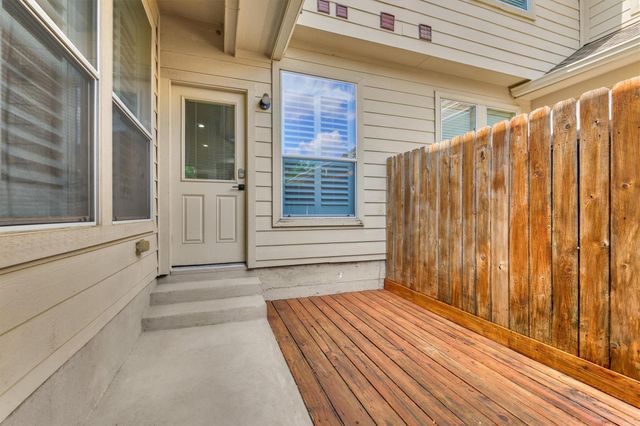 27 Medley Lane, The Woodlands, TX 77382
